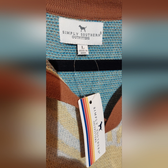 Simple Men's Sunrise Motif V-Neck Sweater — Blue, Teal & Brown - Picture 2 of 9